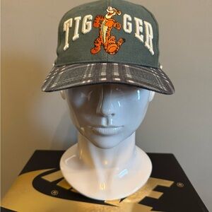 Vintage Disney Pooh Tigger Plaid Snapback Hat